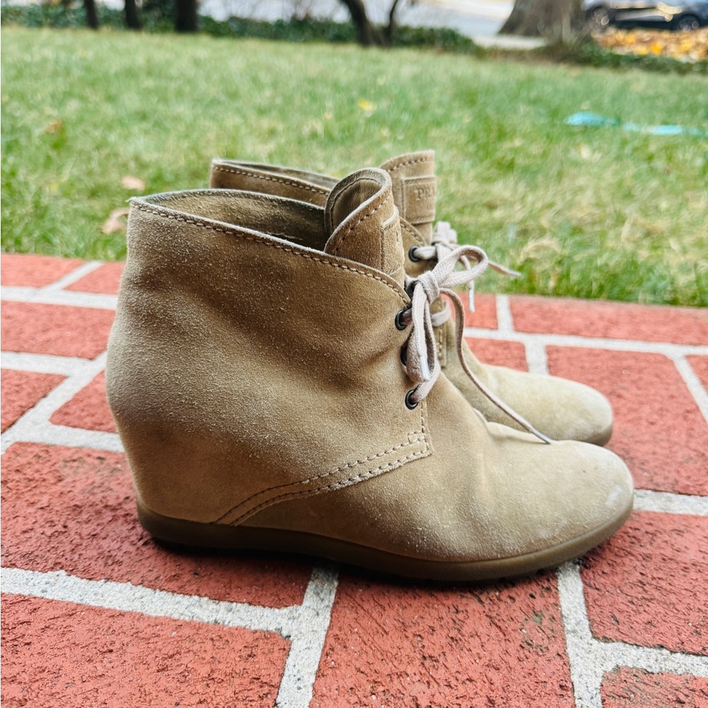 Genuine Prada wedged tan suede boots size 8.5 - Picture 2 of 5